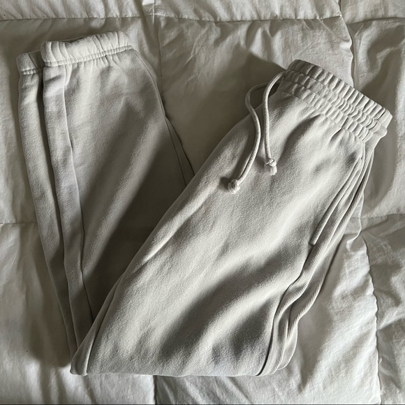 ‼️SOLD‼️ TNA sweatsuit - Picture 2 of 4